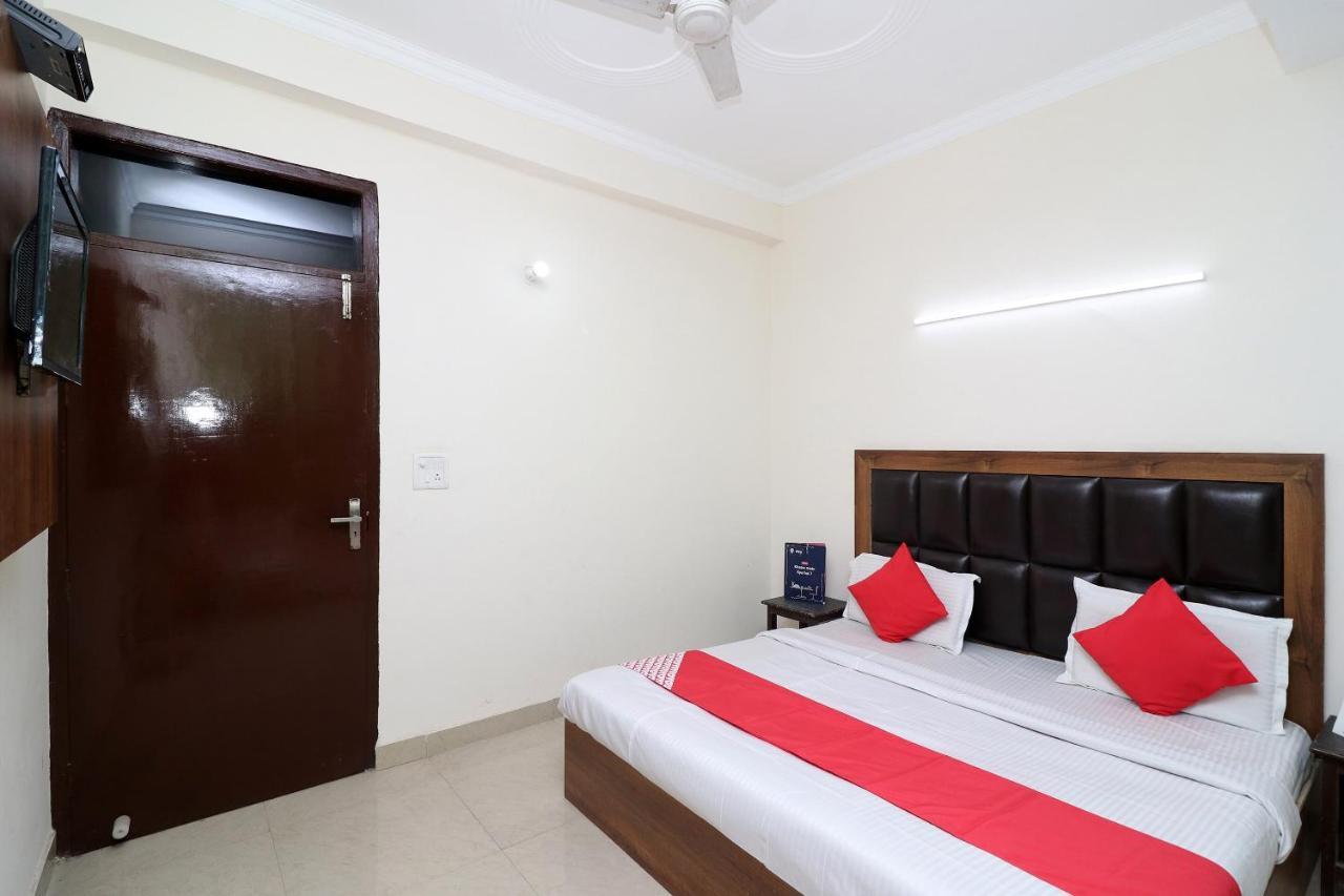 Oyo 24958 Hotel Dayal Belanganj Ngoại thất bức ảnh